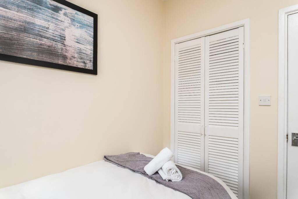 Sleeps 5, Smart Tv'S In Bedrooms Swansea Ngoại thất bức ảnh