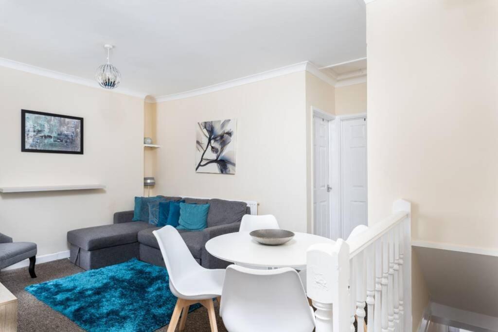 Sleeps 5, Smart Tv'S In Bedrooms Swansea Ngoại thất bức ảnh